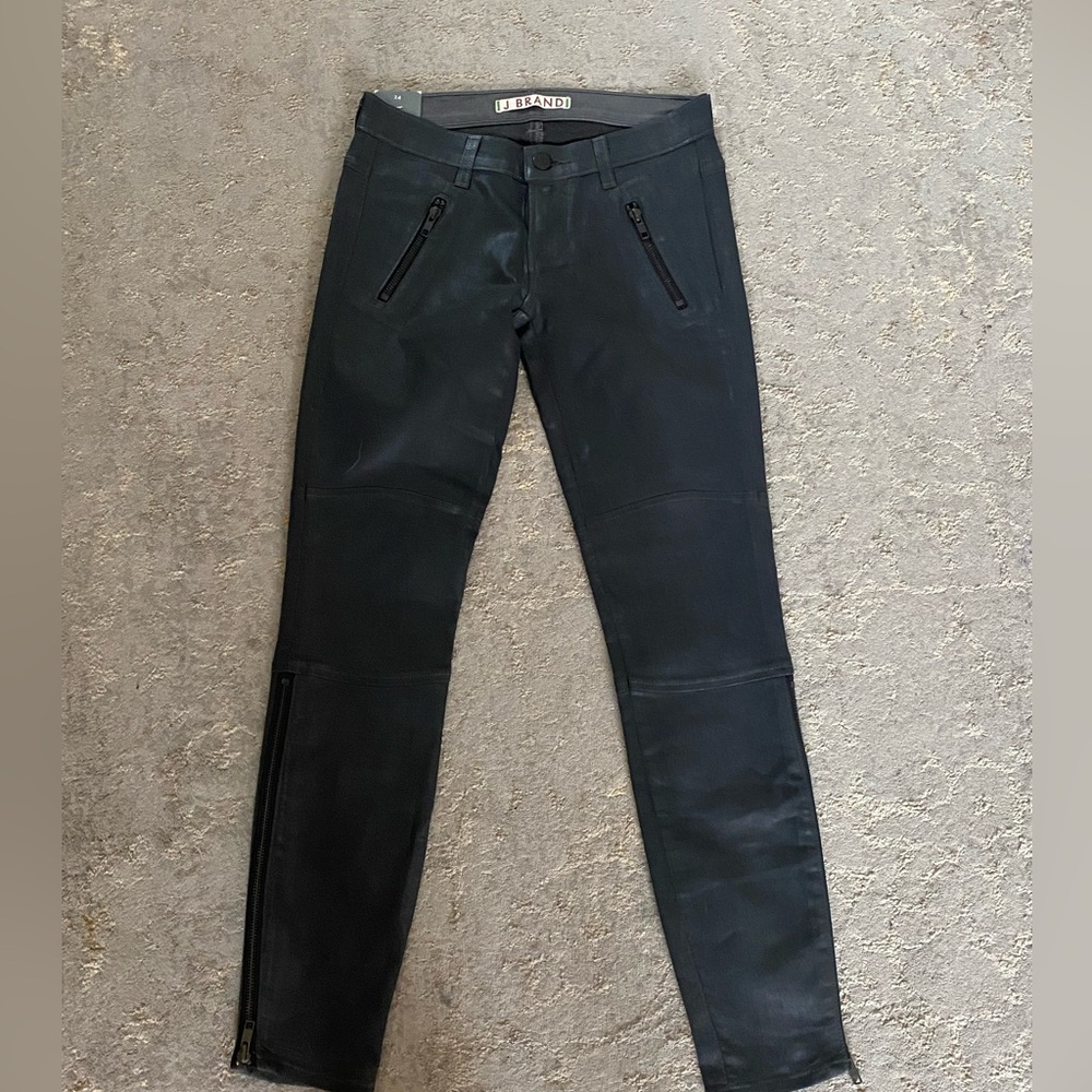 J BRAND 100% lamb leather skinny pants size 24. With zippers